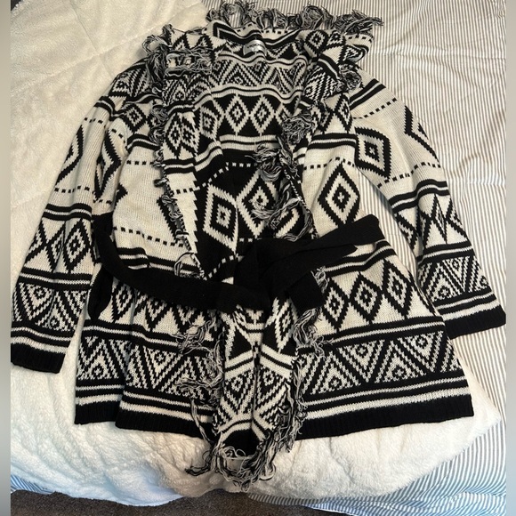 Vigoss Sweaters - Vigoss Black and White Patterned Cardigan